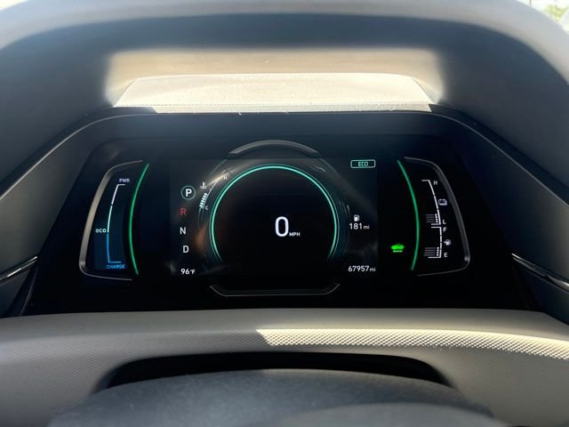 Used 2020 Silver Hyundai SE image 11