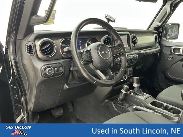 Used 2019 Black Clearcoat Jeep Sport S image 16