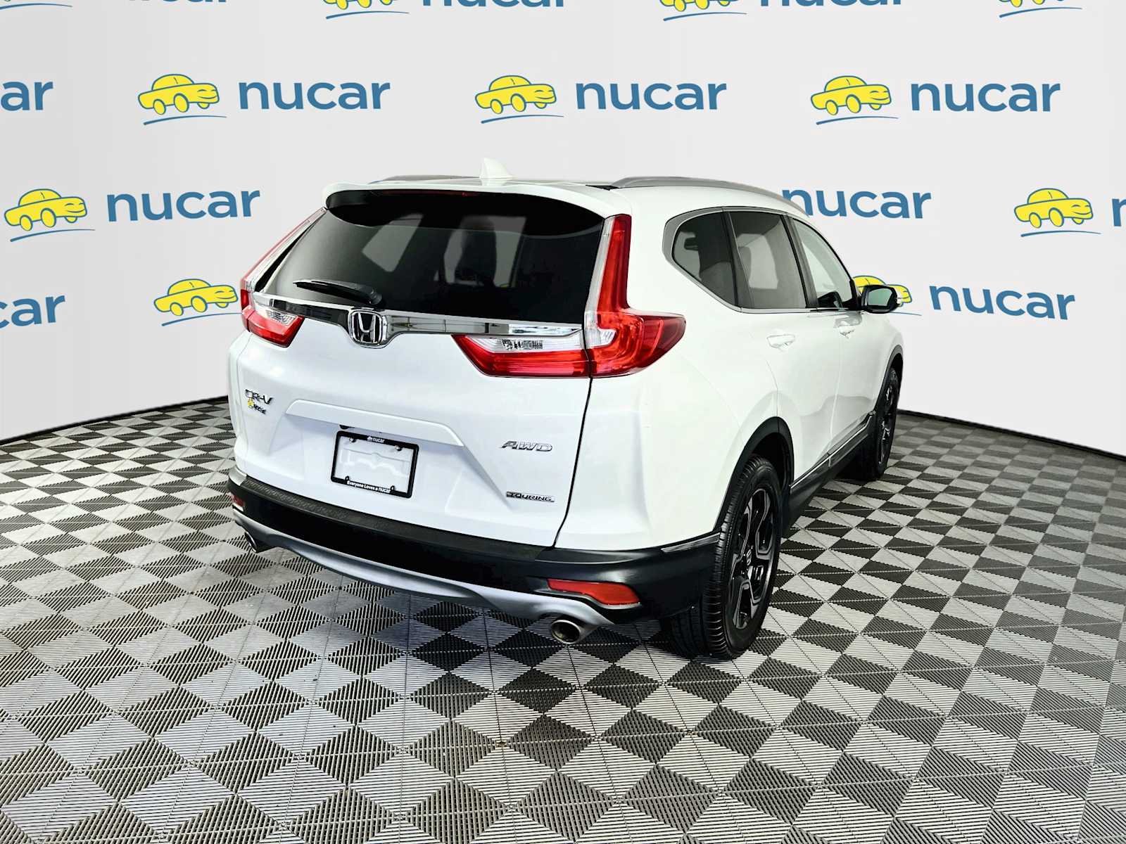 Used 2019 Platinum White Pearl Honda Touring image 7