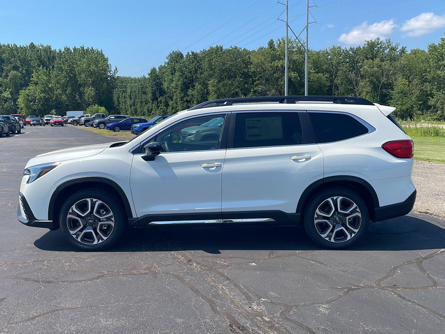 New 2026 CRYSTAL WHITE PEARL Subaru Limited 7-Passenger image 2