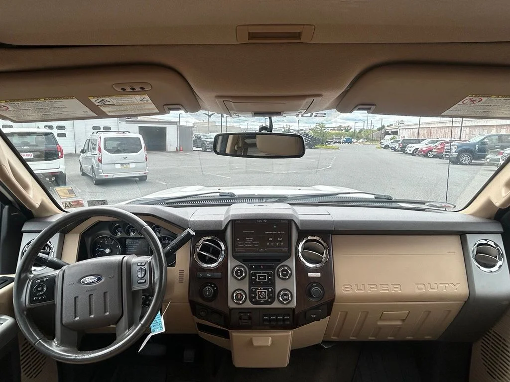 Used 2016 White Platinum Clearcoat Metallic Ford Lariat image 11