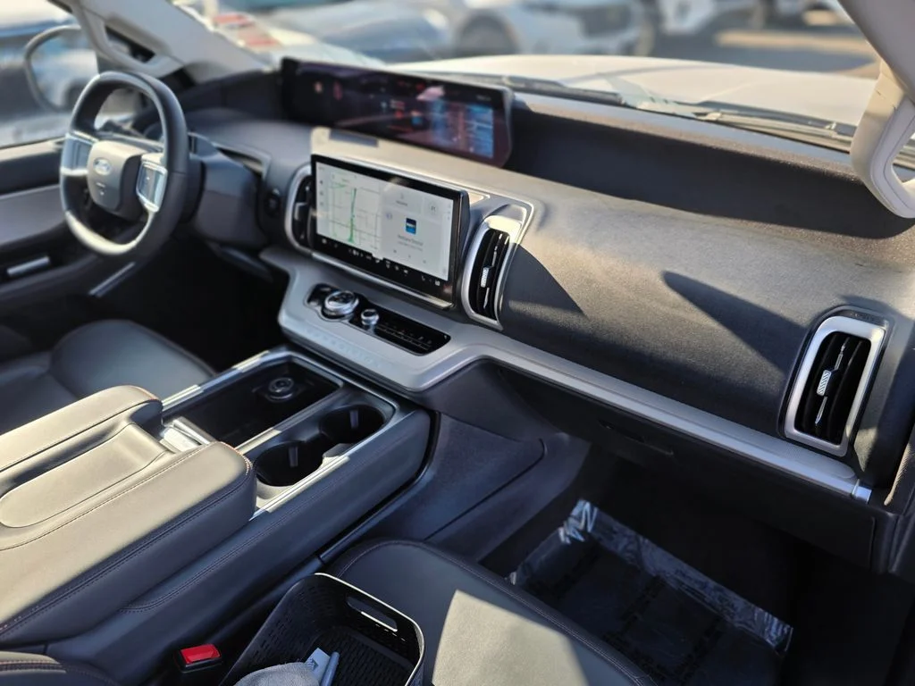 Used 2025 White Ford Active image 9