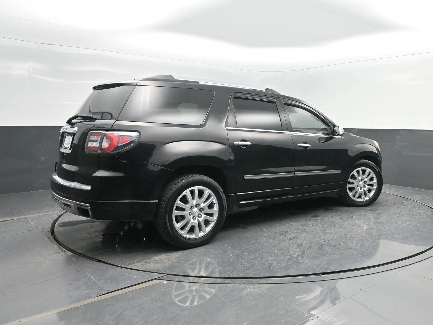 Used 2016 GMC Acadia Denali with VIN 1GKKRTKD5GJ290311 for sale in Charles City, IA