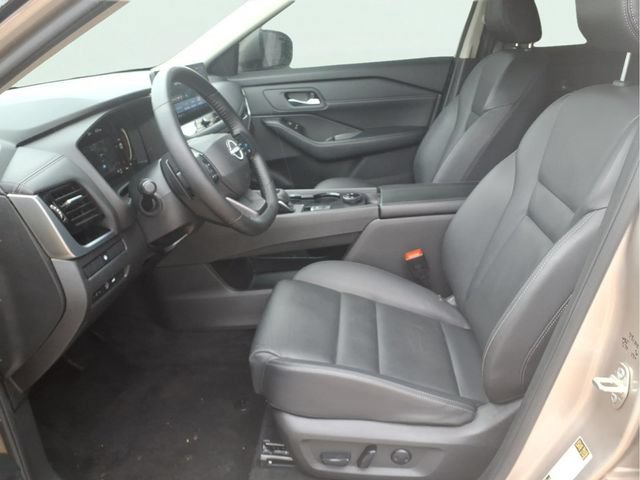 Used 2025 Silver Nissan SL Intelligent AWD image 18