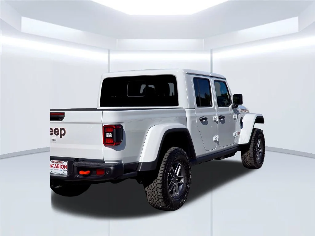 New 2026 White/off-white Jeep Mojave X image 40