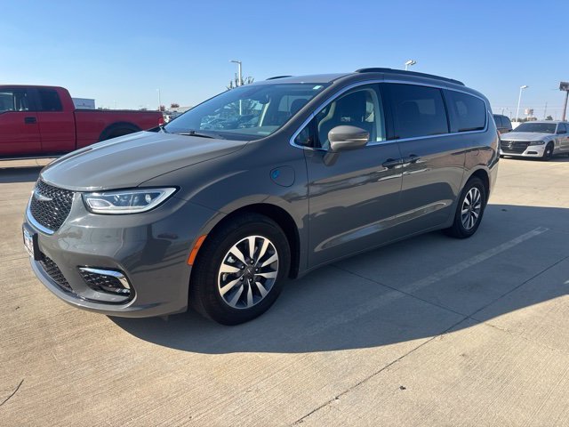 Used 2021 Gray Chrysler Touring image 2