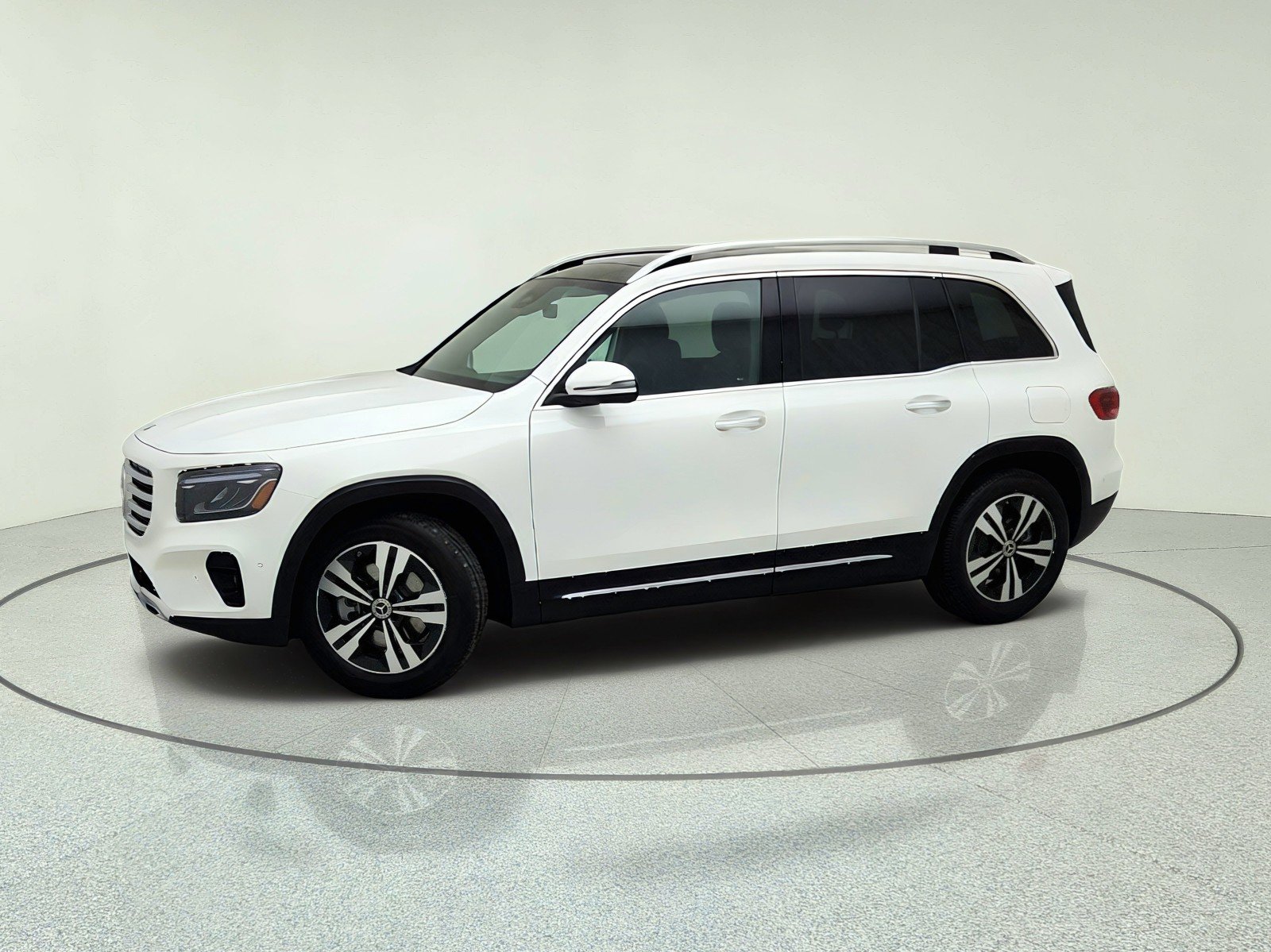 Certified Used 2026 Polar White Mercedes-Benz GLB 250 image 15