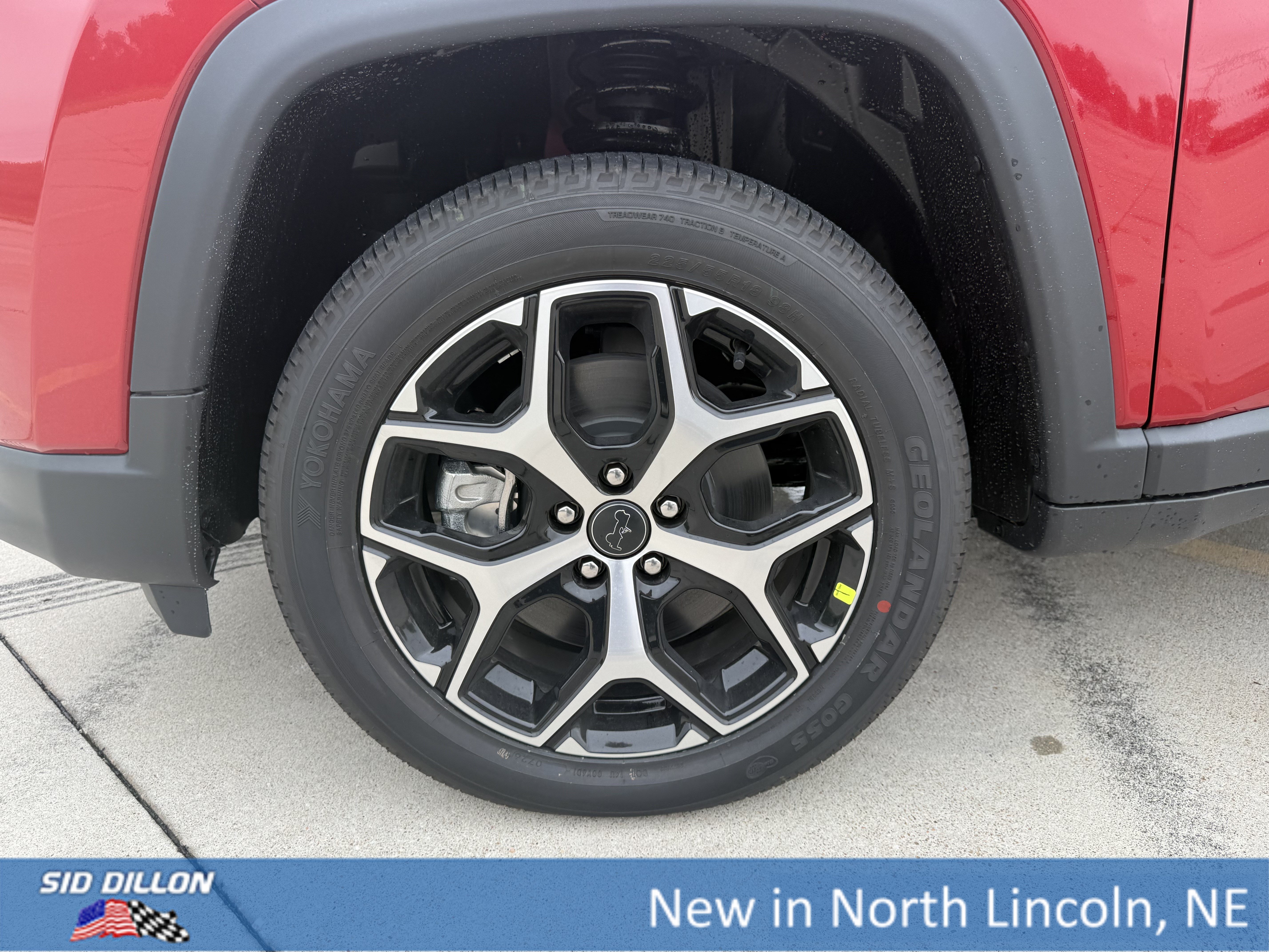 New 2026 Red Hot Pearl-Coat Exterior Paint Jeep Limited image 5