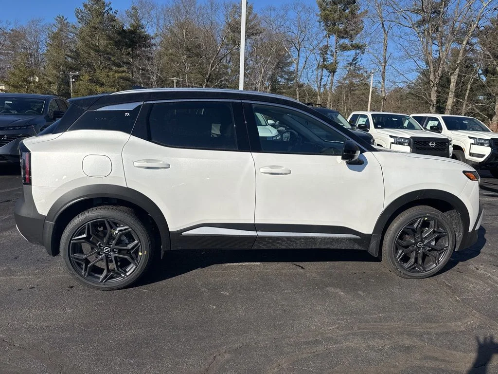 New 2026 Aspen White TriCoat / Super Black Two-tone Nissan SR image 8