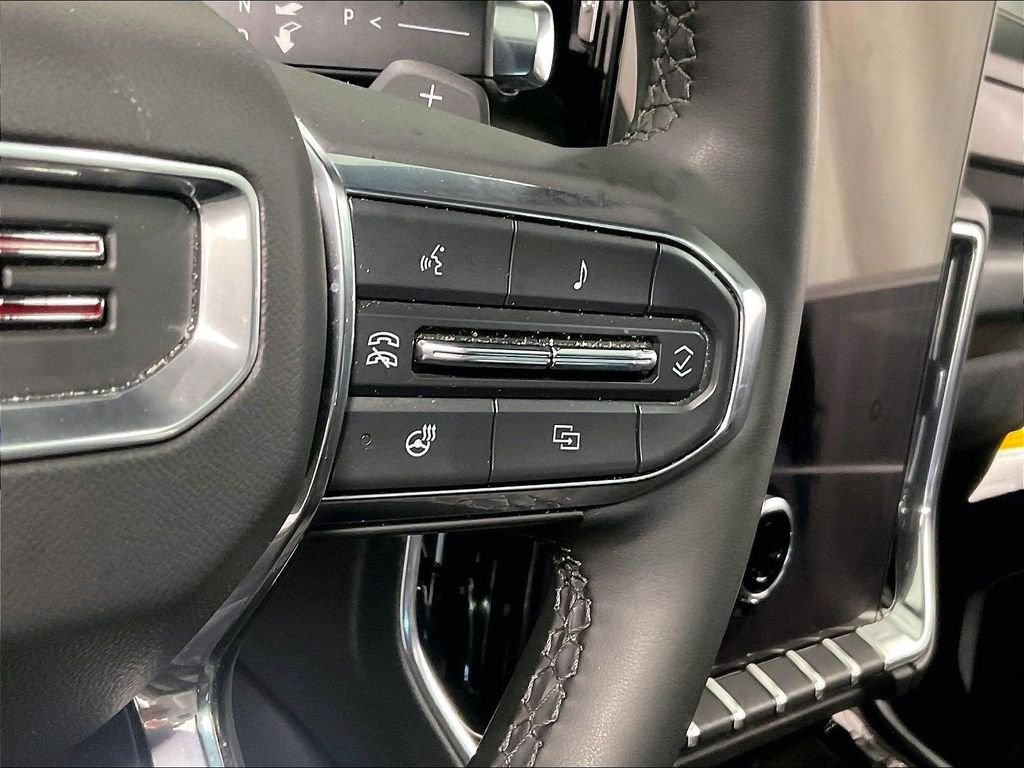 Used 2025 White GMC Elevation image 25