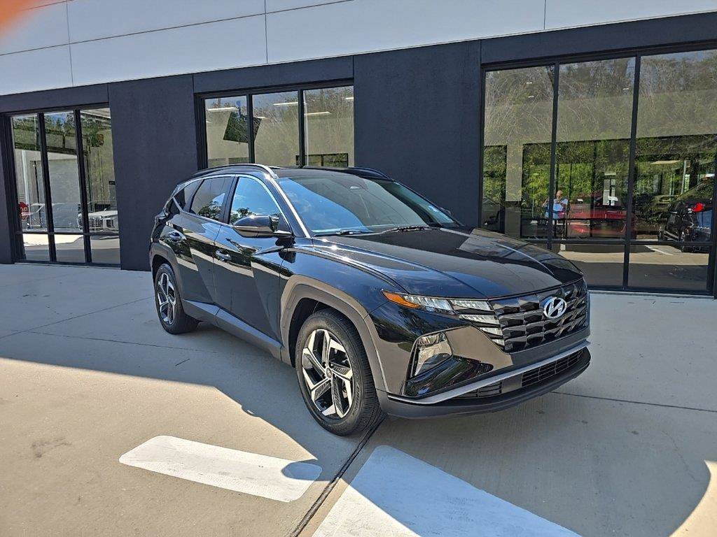 Used 2023 Black Hyundai SEL image 2