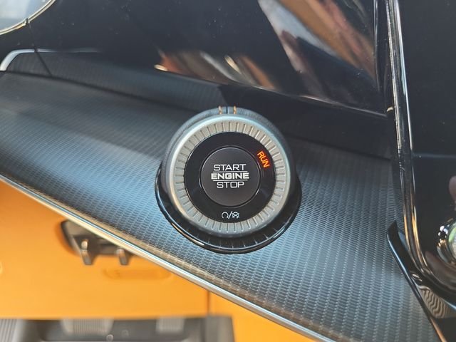 New 2026 Silver-Zynith Exterior Paint Jeep Summit Reserve image 27
