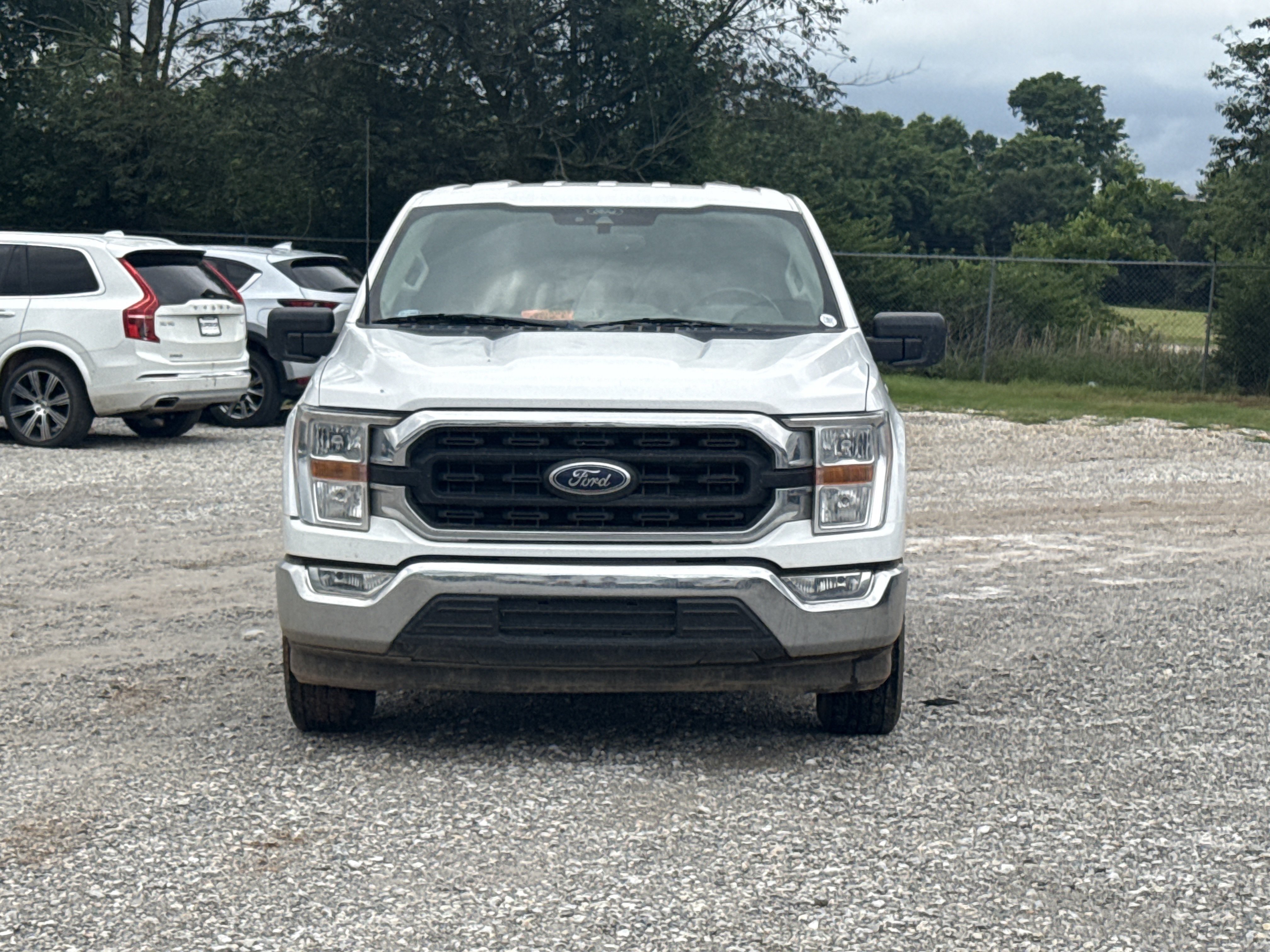 Used 2022 Oxford White Clearcoat Ford XLT image 2