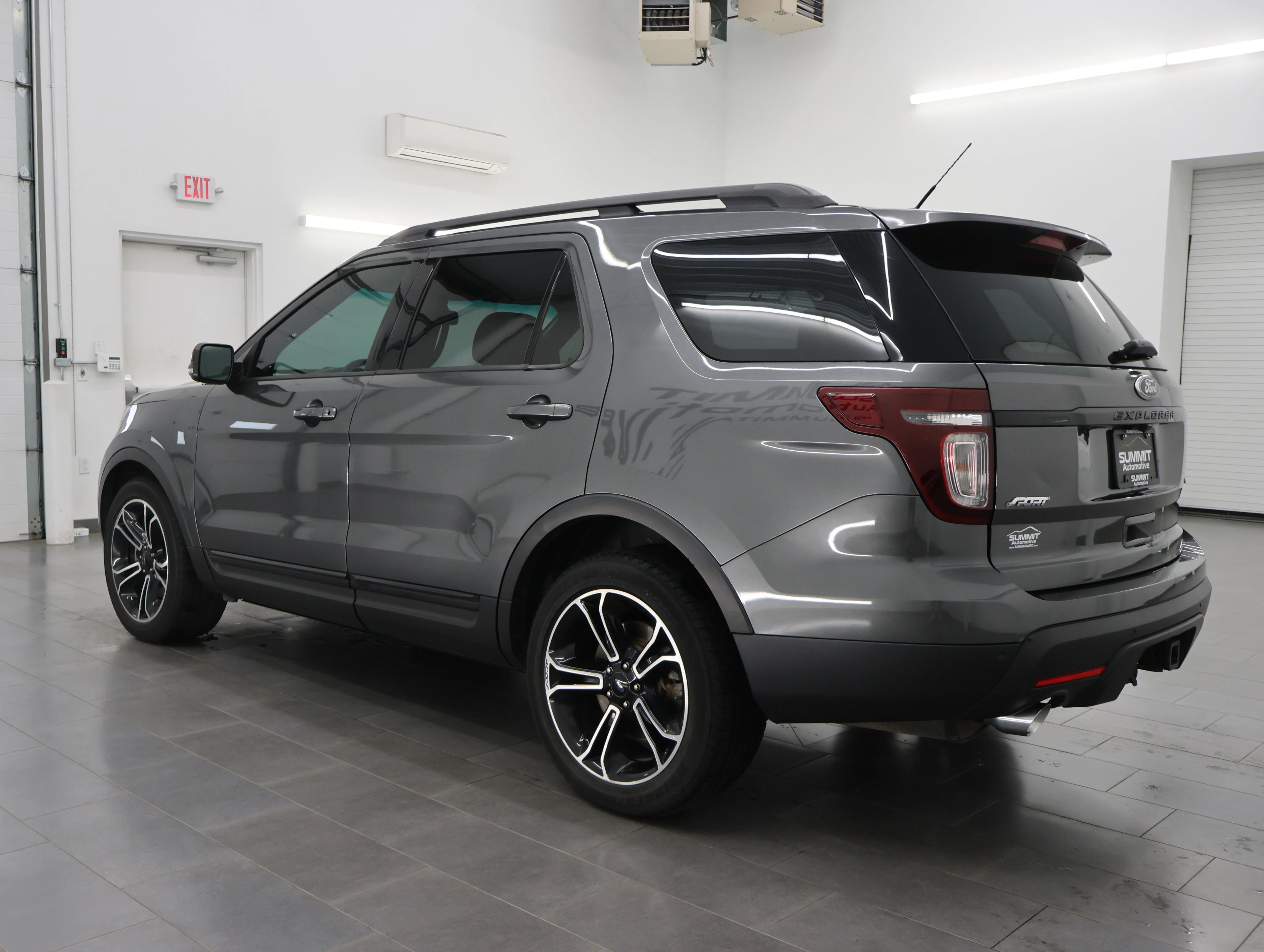 Used 2015 Magnetic Metallic Ford Sport image 5