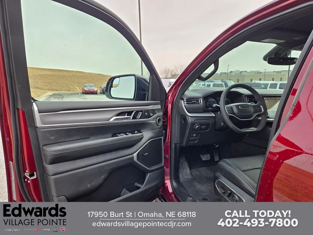 New 2026 Velvet Red Pearl-Coat Exterior Paint Jeep  image 9