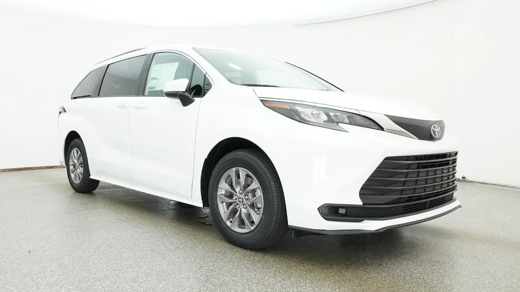 New 2026 Ice Cap Toyota LE image 9
