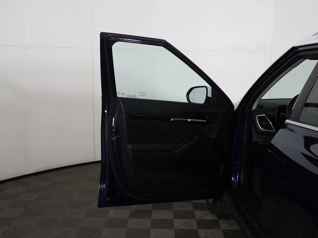 Used 2024 Blue Kia S image 18