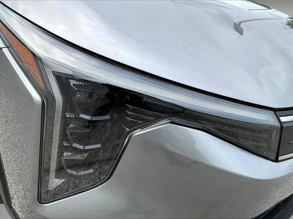 2025 Kia K4 LXS - Photo 32