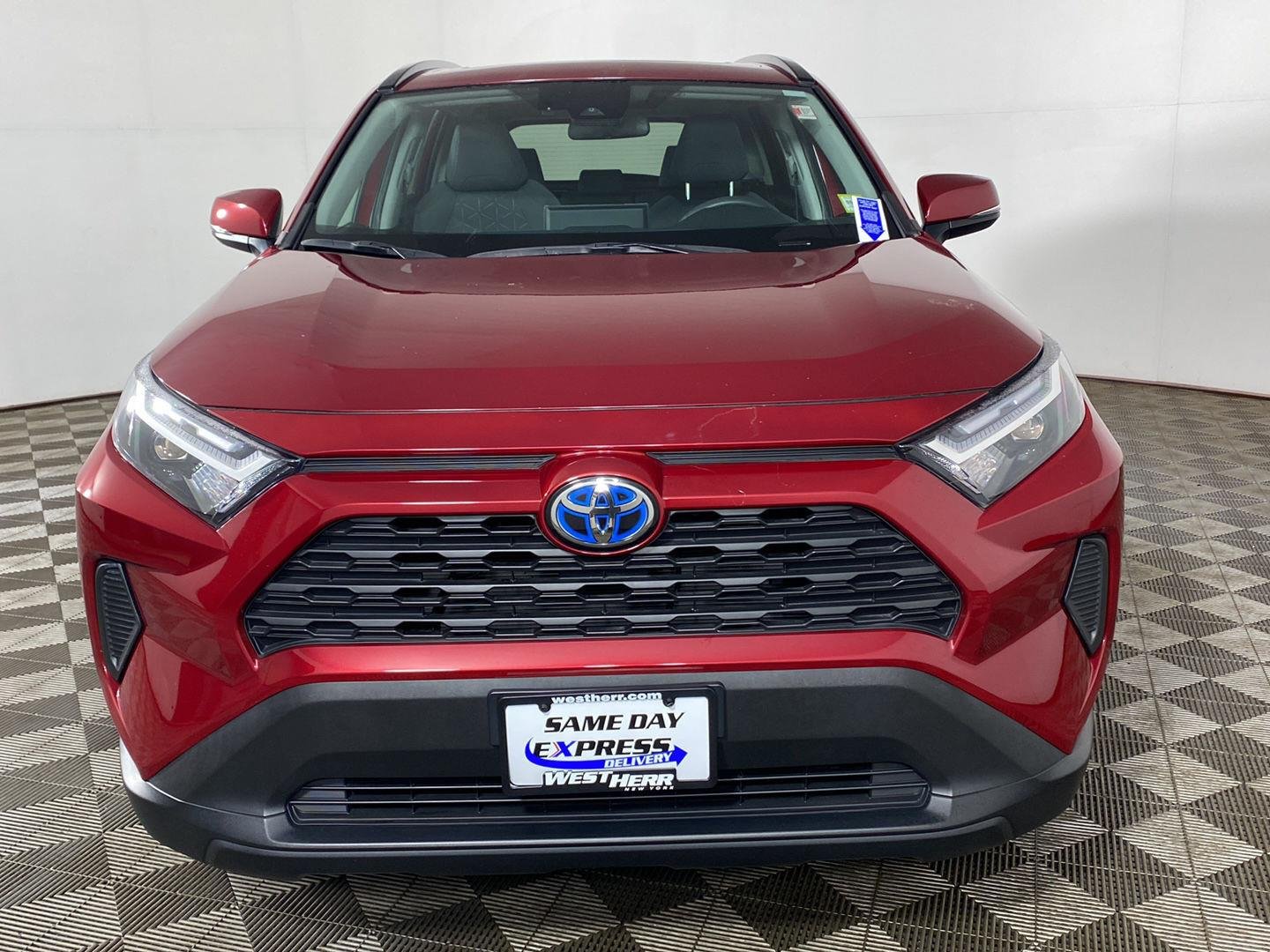 Used 2024 Ruby Flare Pearl Toyota XLE image 8