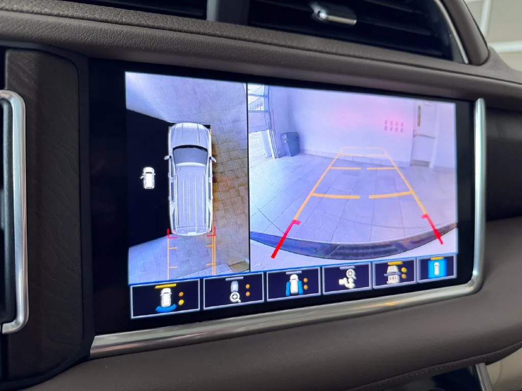 2021 GMC Yukon Denali - Photo 24