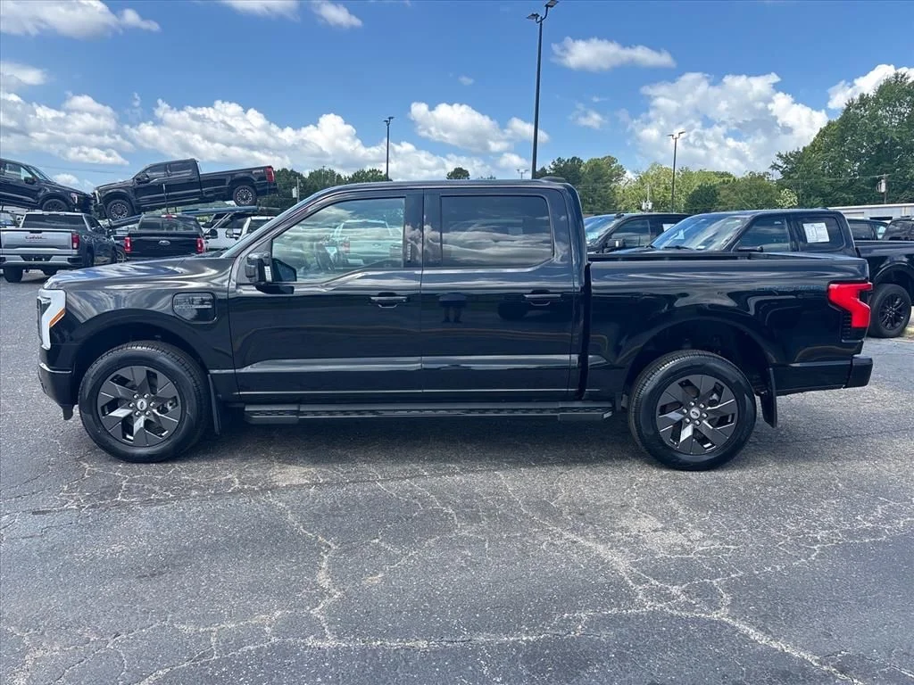Used 2023 Black Ford Lariat image 4
