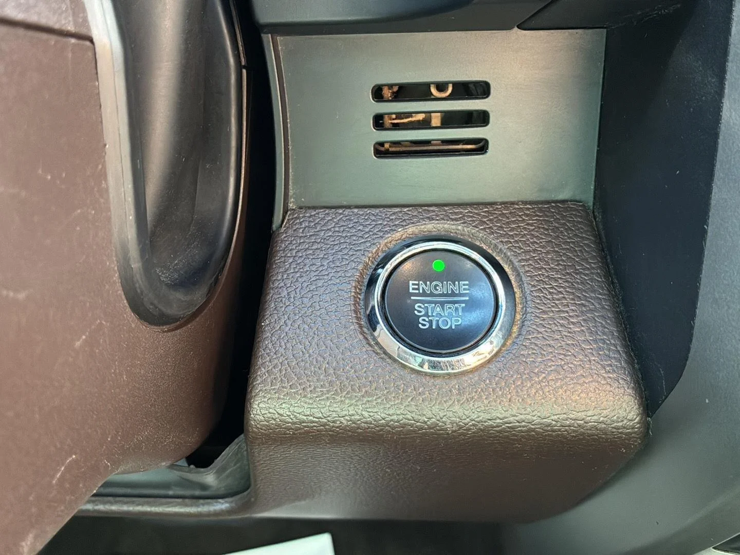 Used 2017 Oxford White Ford King Ranch image 25