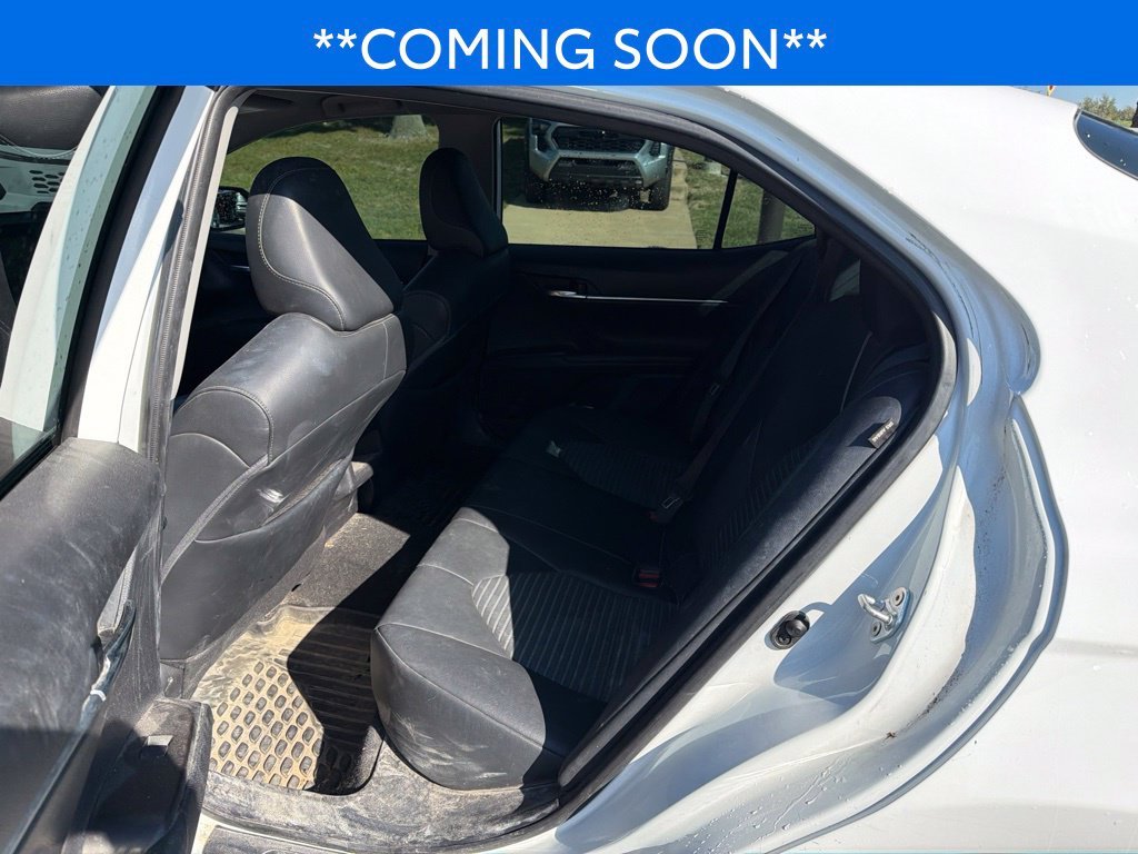 Used 2022 White Toyota SE Nightshade image 13