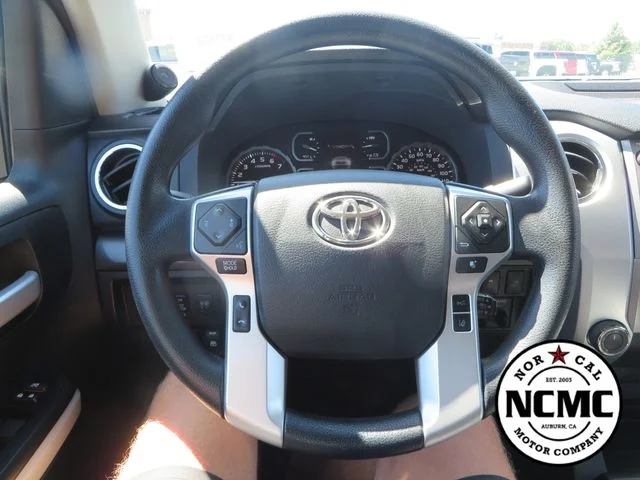 Used 2018 Silver Toyota SR5 image 36