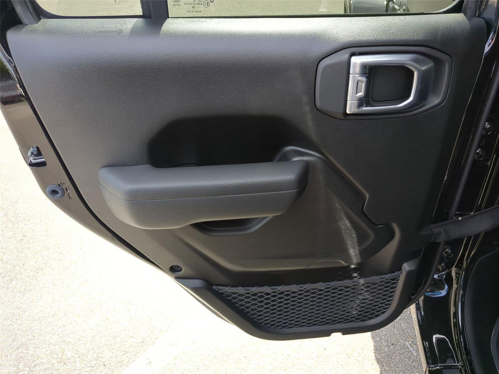 New 2026 Black Clear-Coat Exterior Paint Jeep Sport S image 24