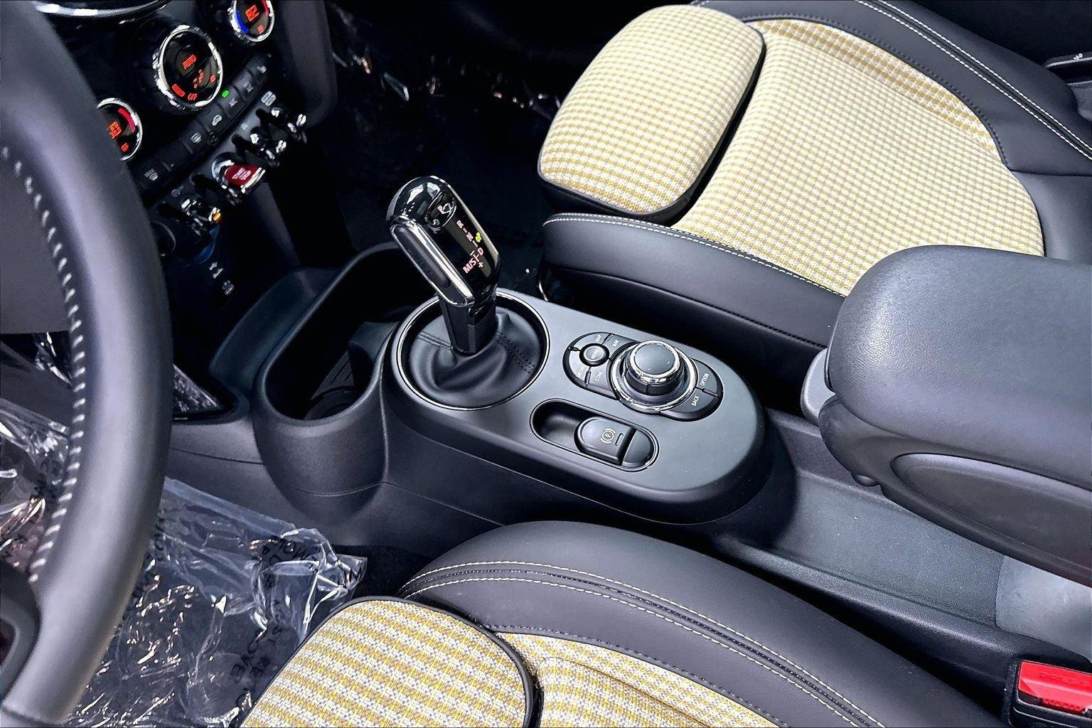2024 MINI Hardtop 2 Door S - Photo 17