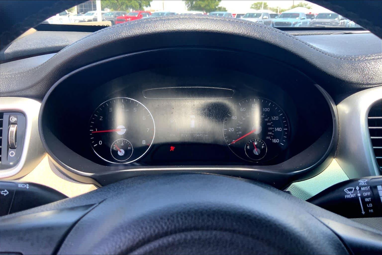 Used 2016 Snow White Pearl Kia LX image 26