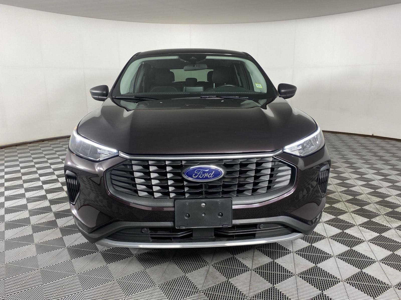 Used 2023 Cinnabar Red Ford Active image 12