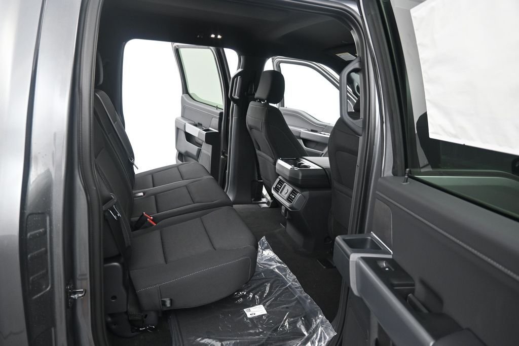New 2026 Carbonized Gray Metallic Ford XLT image 19
