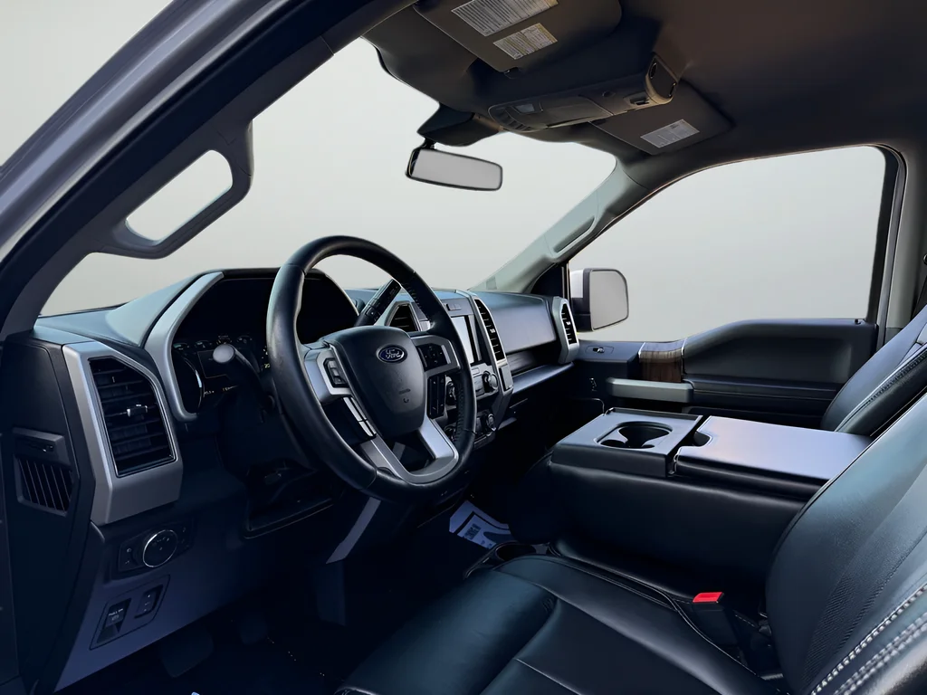 Used 2019 Silver Ford Lariat image 21