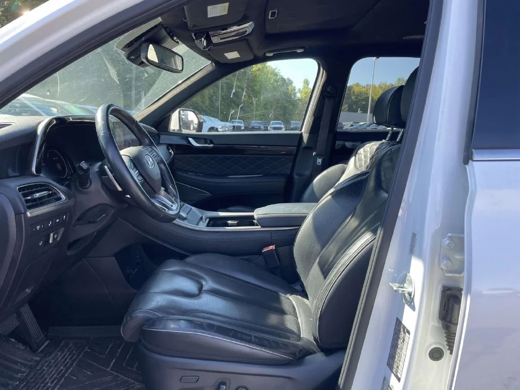 Used 2021 White Hyundai Calligraphy image 21