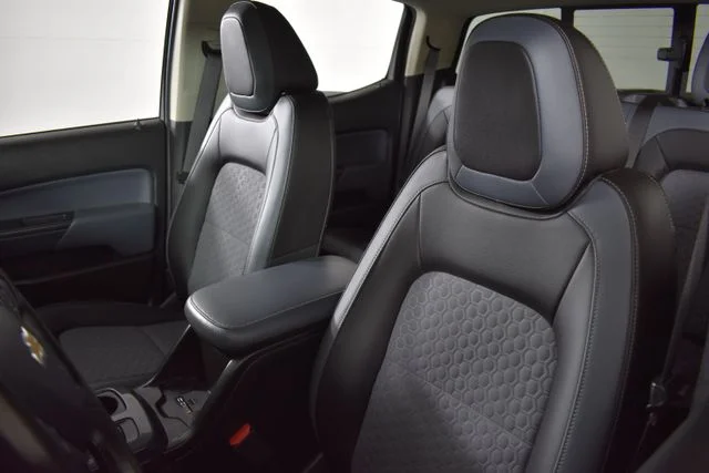 Used 2022 Blue Chevrolet Z71 image 14