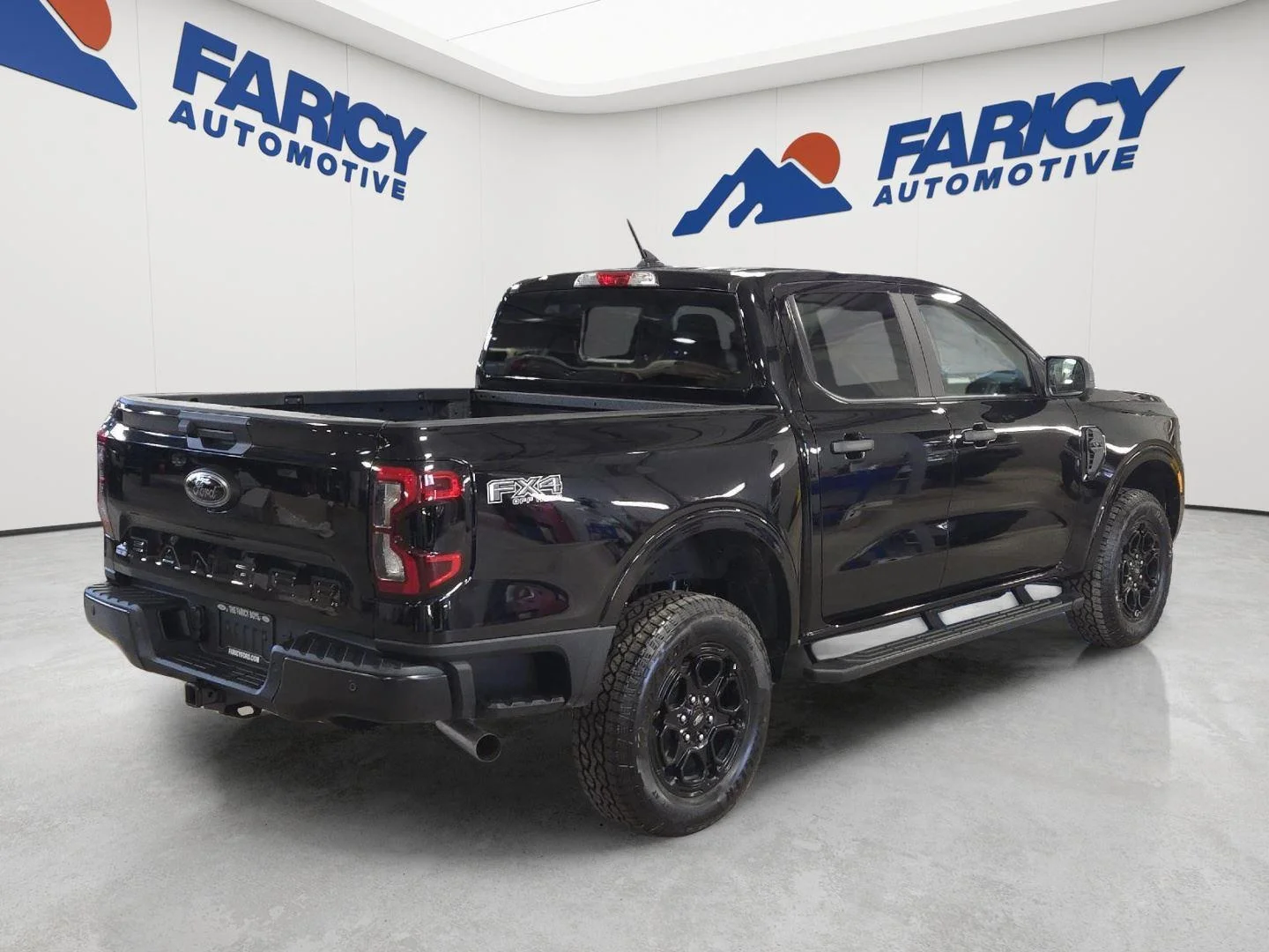 Used 2026 Shadow Black Ford XLT image 5