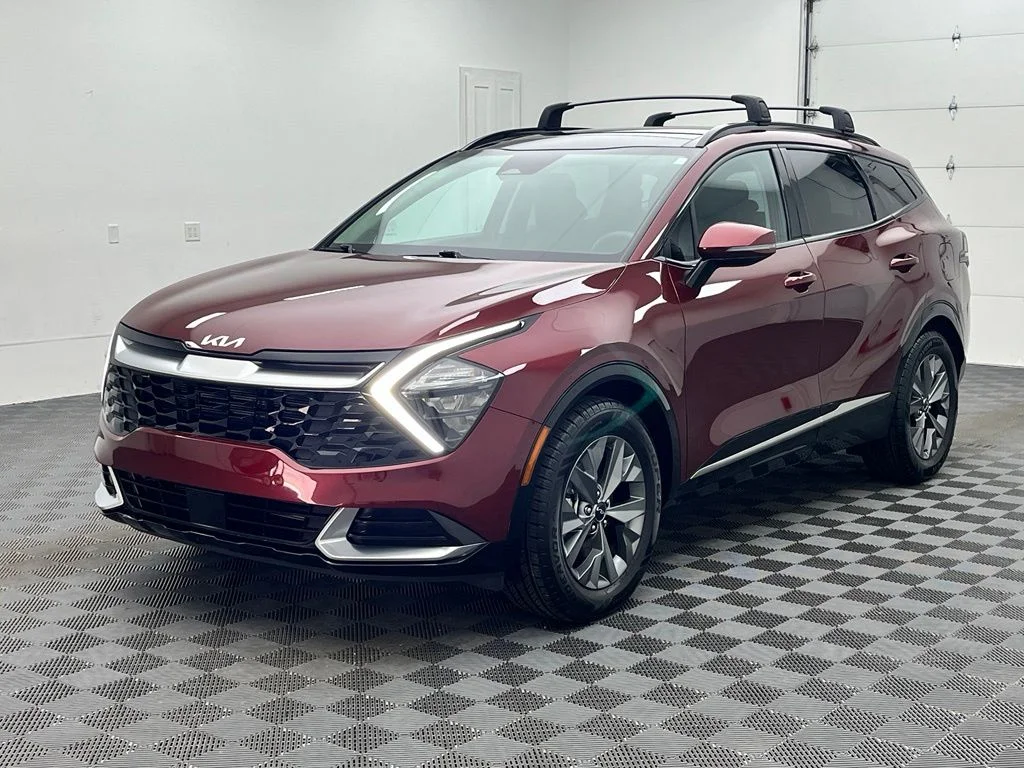 Used 2023 Red Kia SX image 2