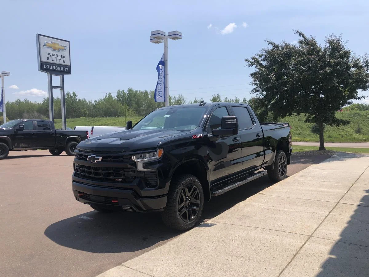 New 2026 Black Chevrolet 4wd Crew Cab 157" Lt image 4