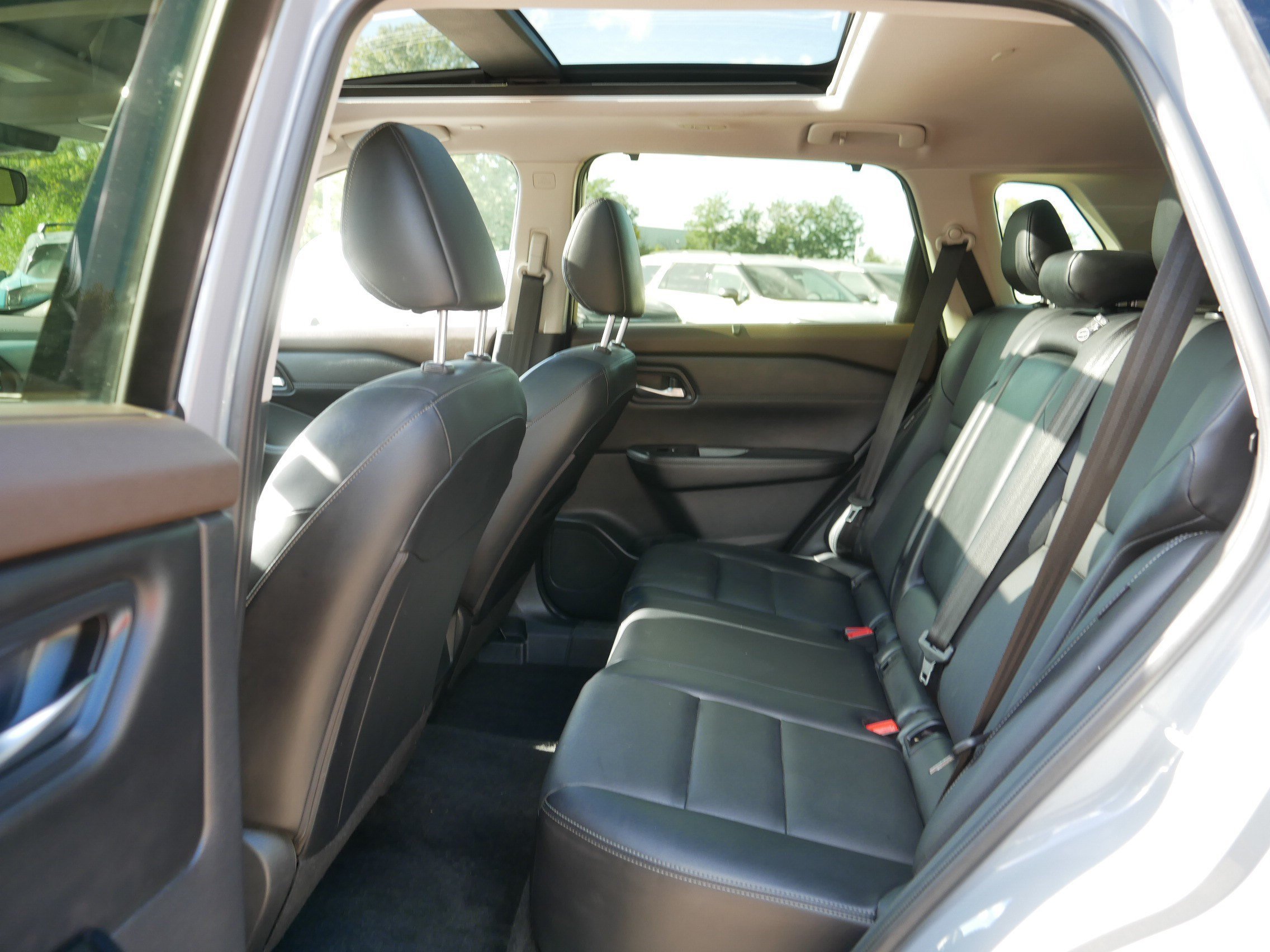 Used 2023 Boulder Gray Pearl/Super Black Nissan SV image 35