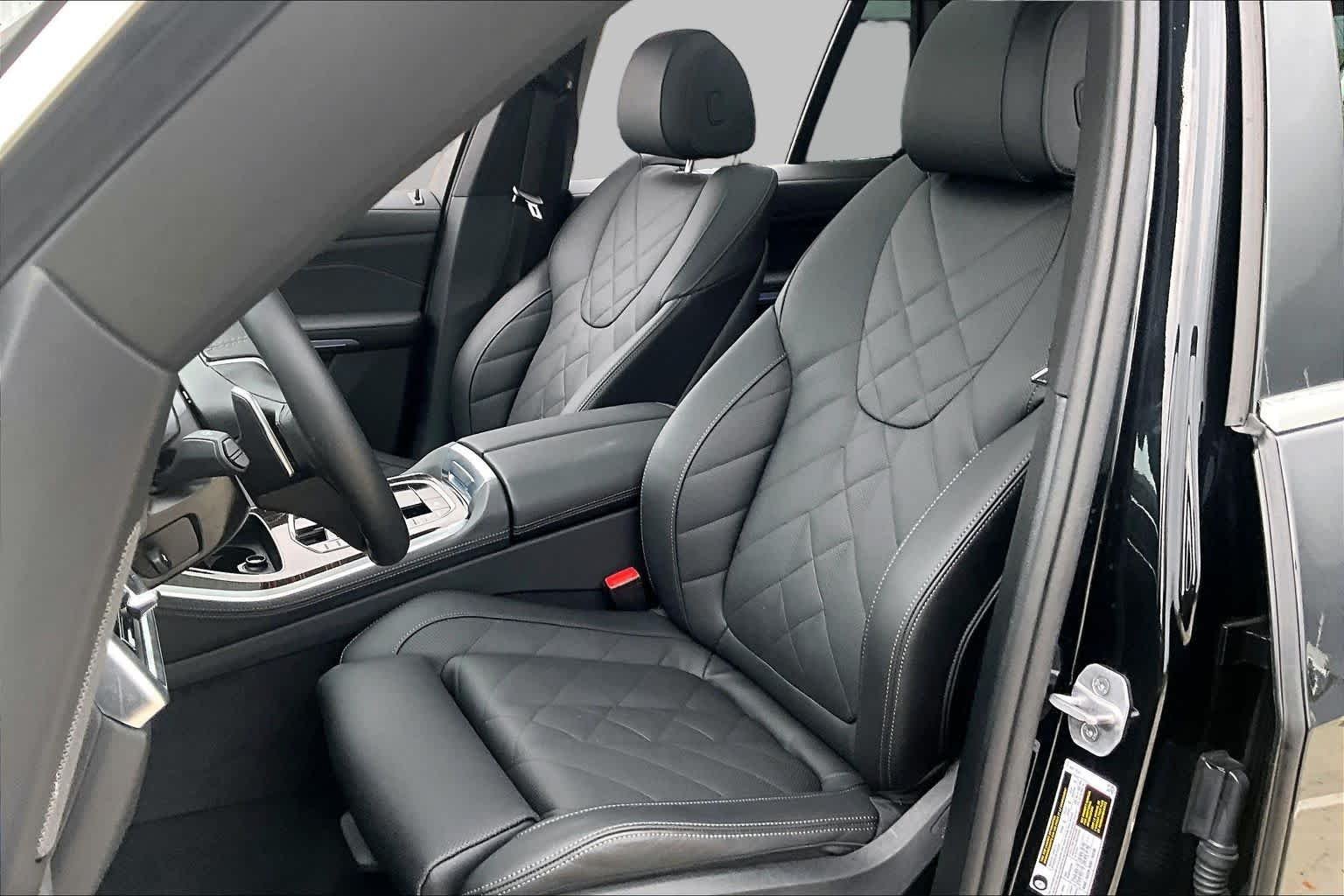 Used 2026 Black Sapphire Metallic BMW sDrive40i image 7