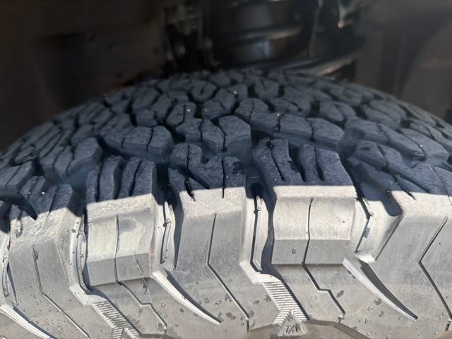 Used 2024 Green Metallic Ford Raptor image 10