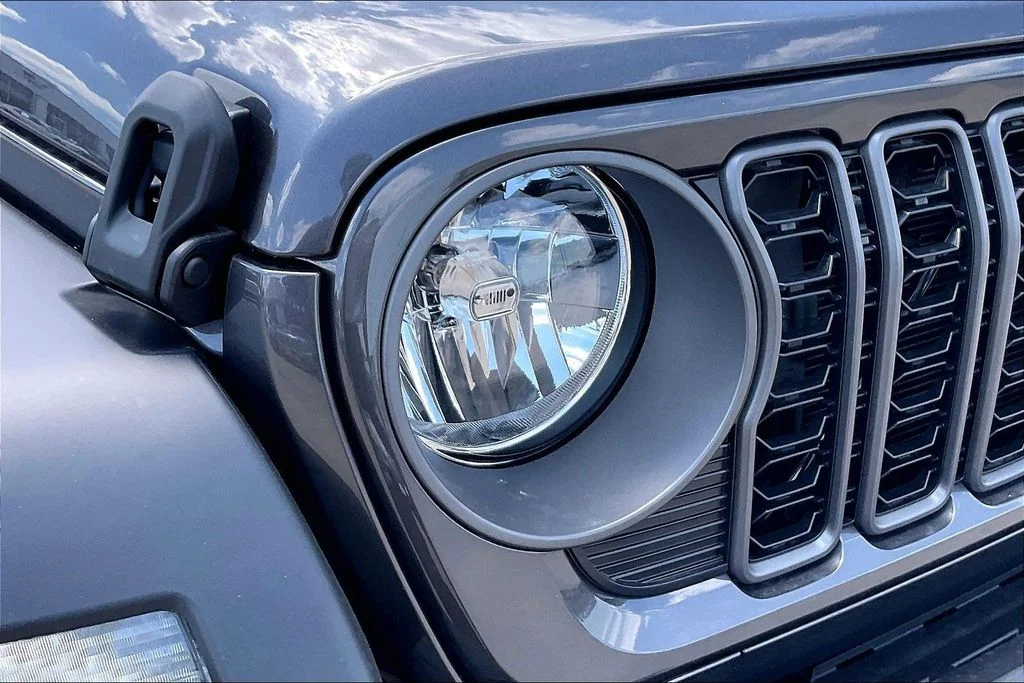 New 2026 Jeep Wrangler Sport 4D Sport Utility