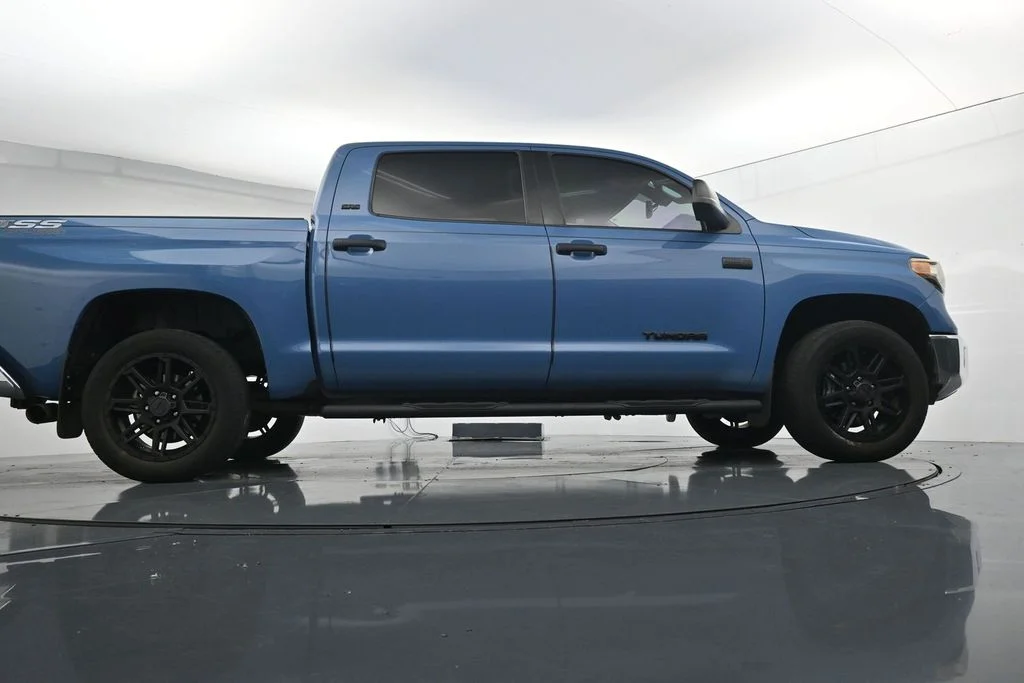 Used 2020 Blue Toyota SR5 image 37