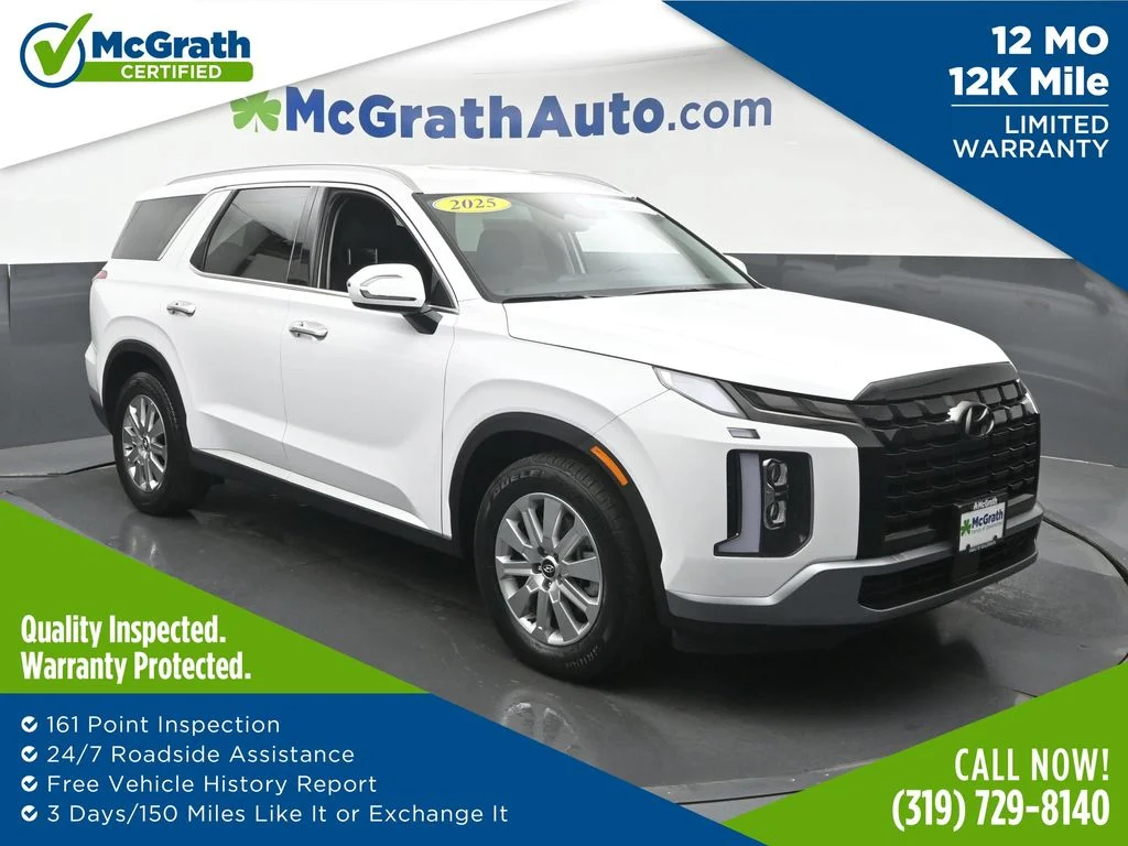 Used 2025 White Hyundai SEL image 1