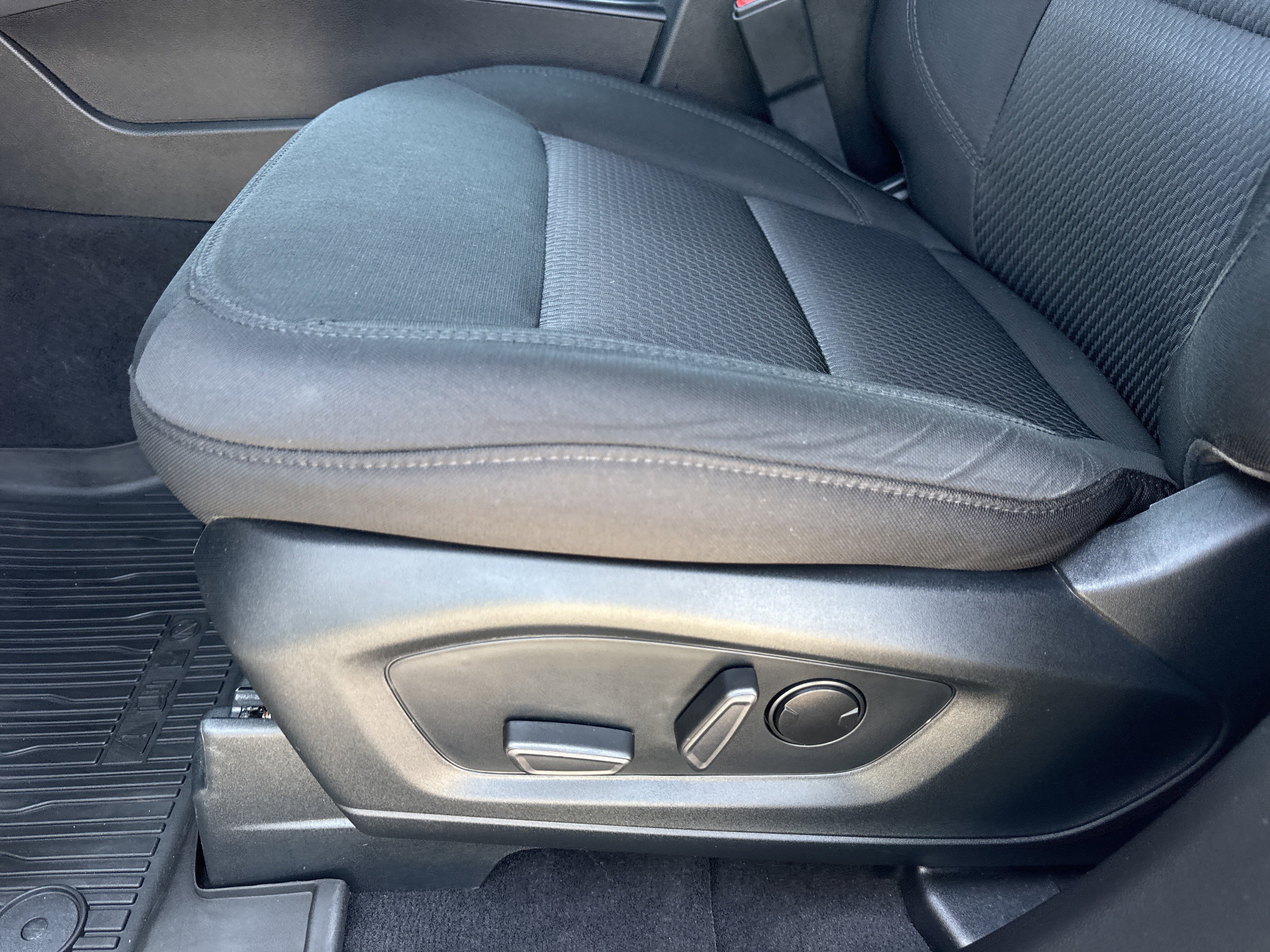 2023 Ford Explorer XLT - Photo 12