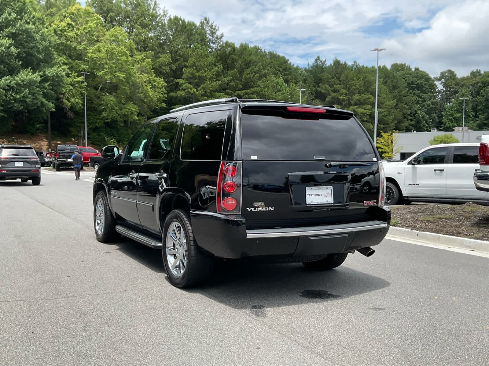 Used 2013 Onyx Black GMC Denali image 7