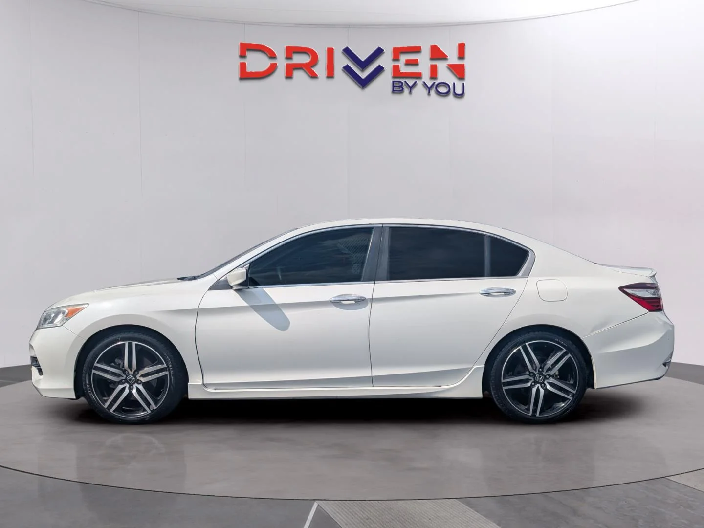 Used 2017 Honda Accord Sport SE with VIN 1HGCR2F14HA237211 for sale in Columbia, MS