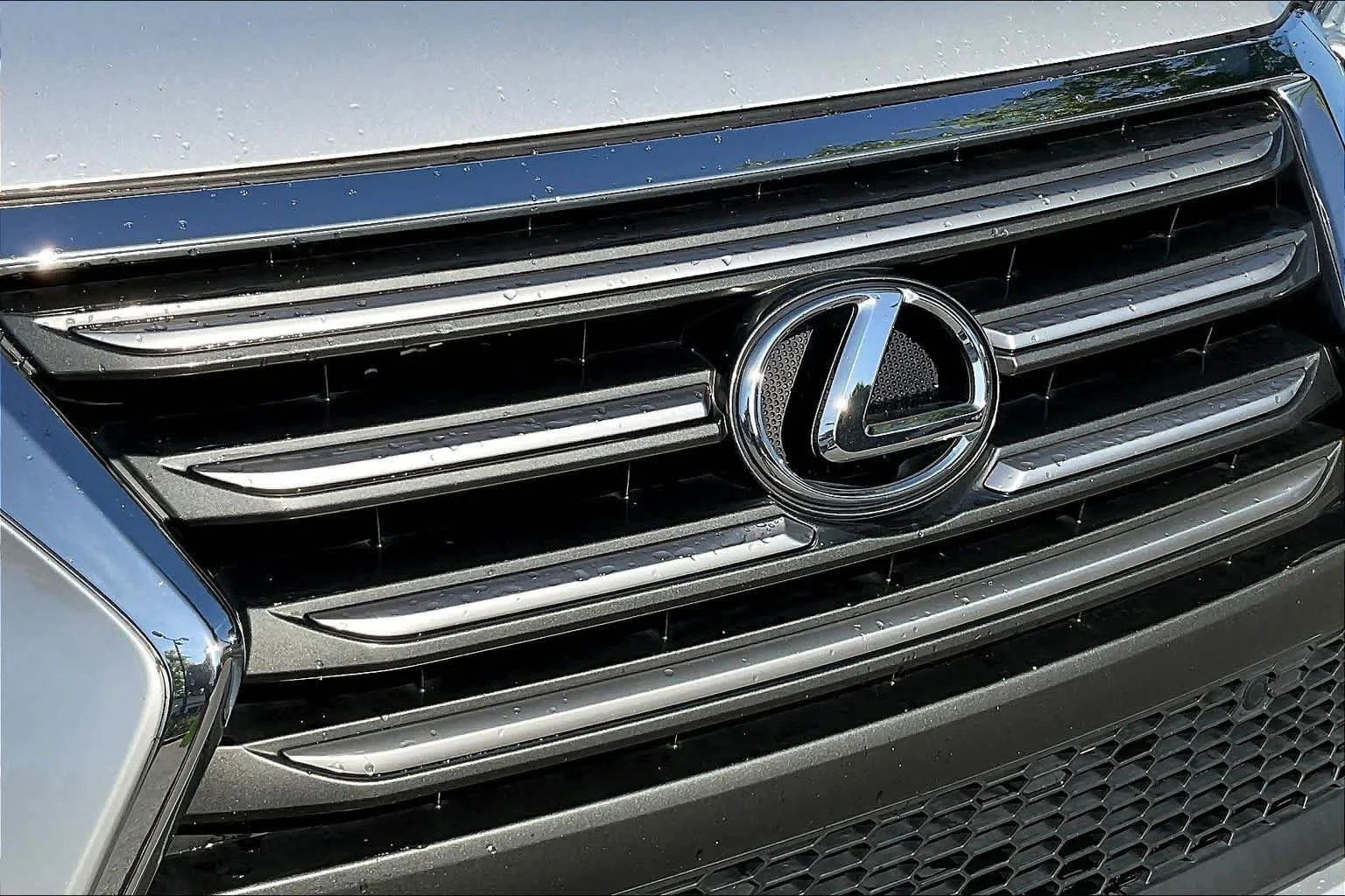 Used 2016 Silver Lining Metallic Lexus  image 30