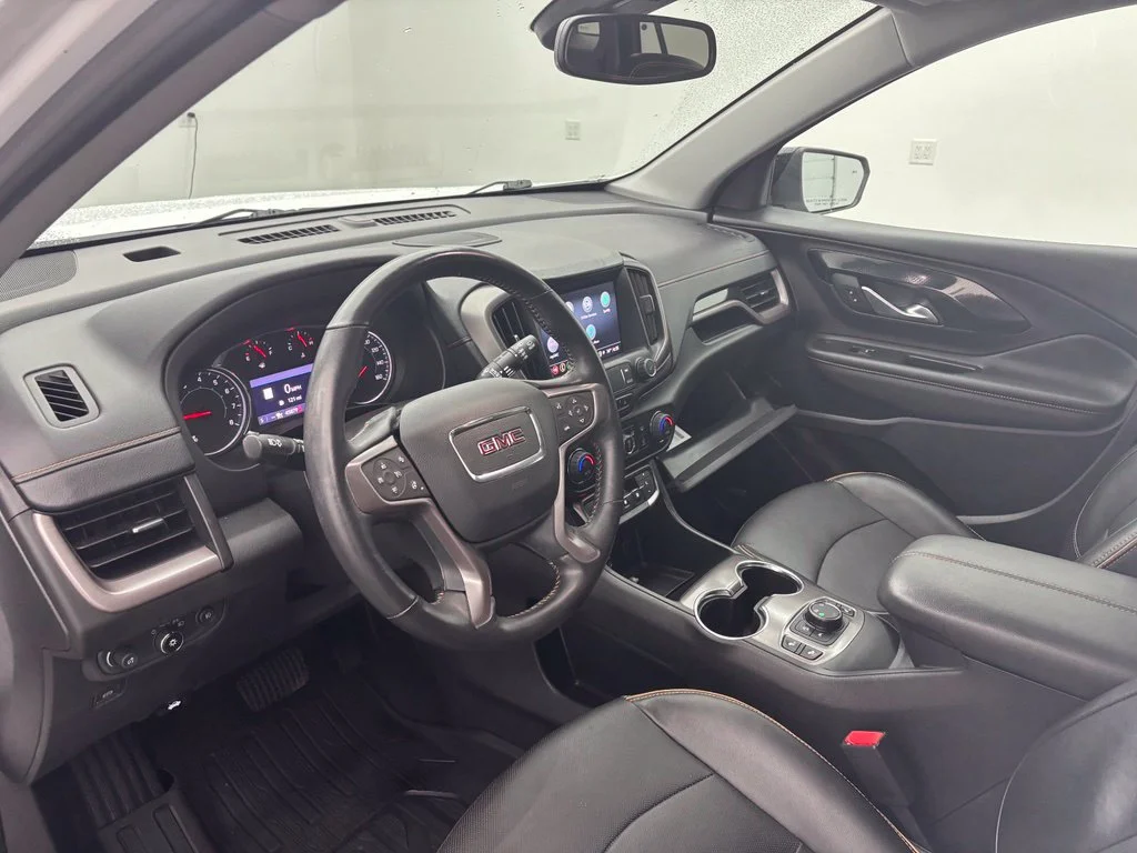 Used 2022 White GMC AT4 image 19